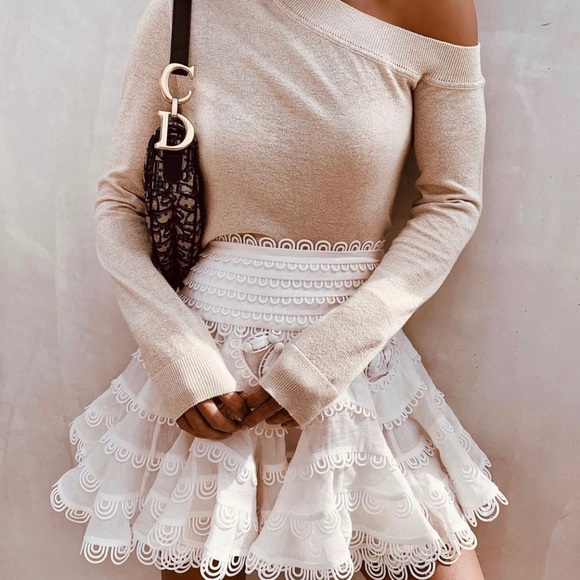 White embroidered lace ruffle flare mini skirt - Picture 4 of 10